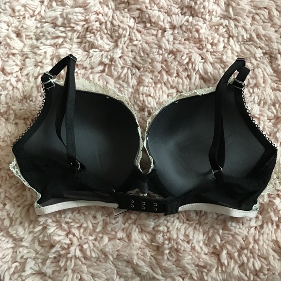 VS Dream Angels Crystal Lace Push Up! - Picture 3 of 4